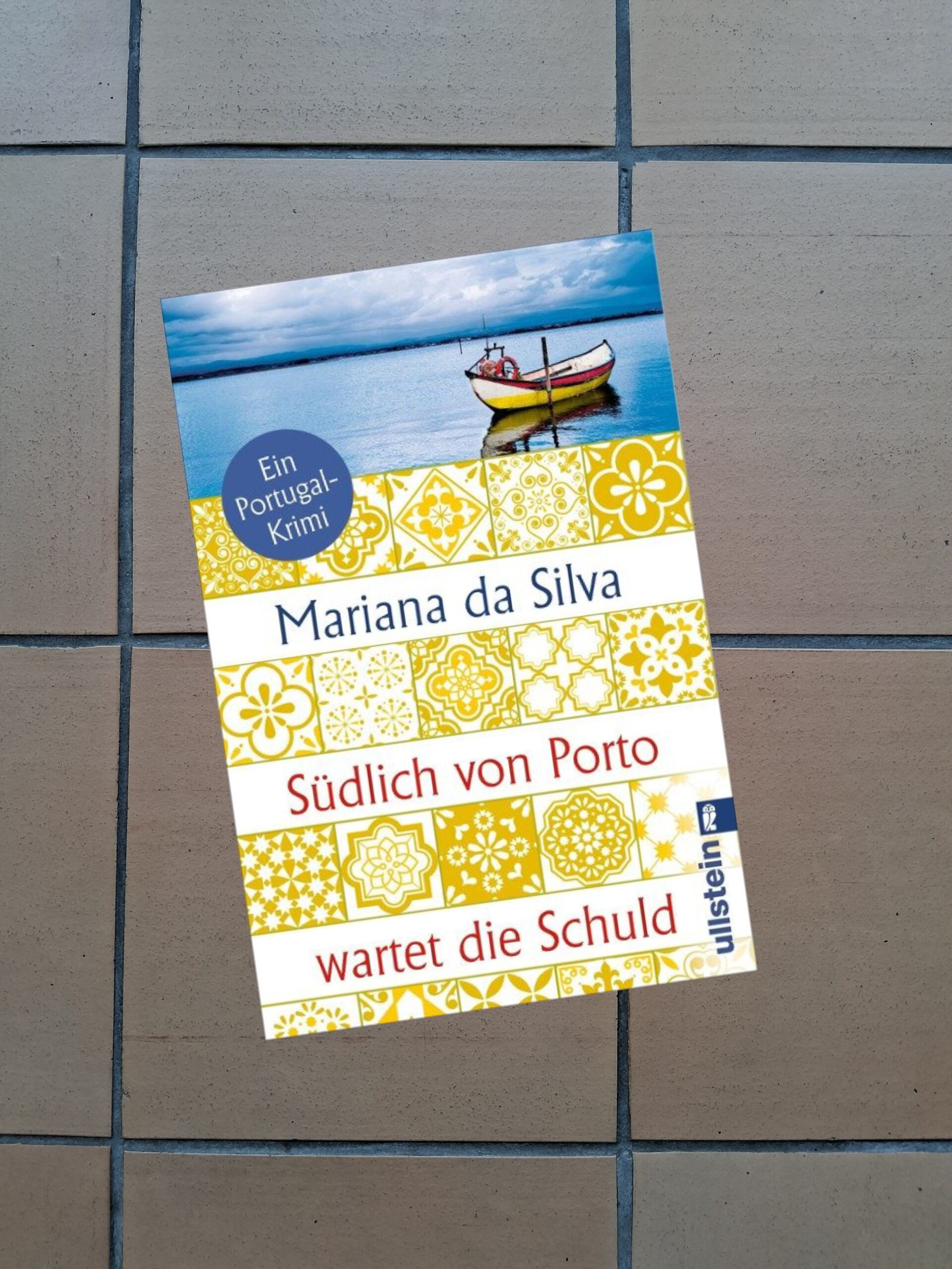 Buchcover: Südlich von Porto wartet die Schuld